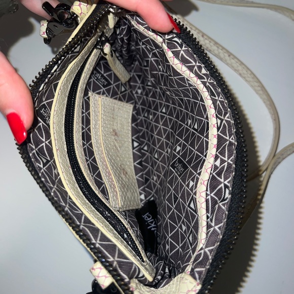 Botiker Cream Snake Skin Crossbody - Picture 5 of 5